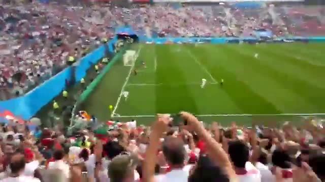 فیلم: لحظه گل ایران از دوربین تماشاچی ایرانی در ورزشگاه!